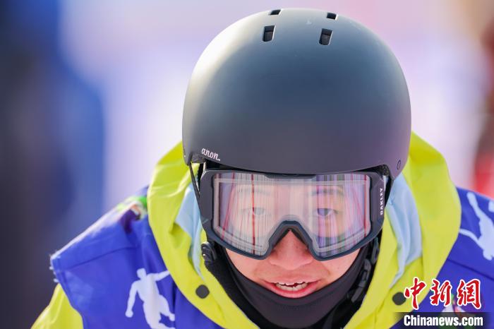 （十四冬）访自由式滑雪大跳台冠军杨昊：做闪耀的星星